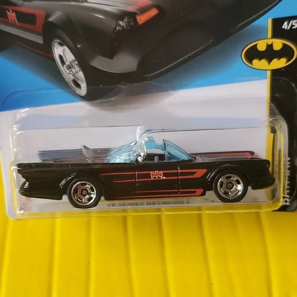 Hot Wheels 2021 TV Series Batmobile Batman Car NIB New